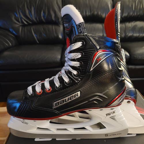 Junior New Bauer Vapor X500 Skates Size 5
