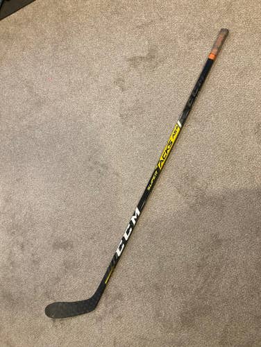 Senior Right Handed Toe Pattern Ccm Super Tacks 2.0 Hockey Stick