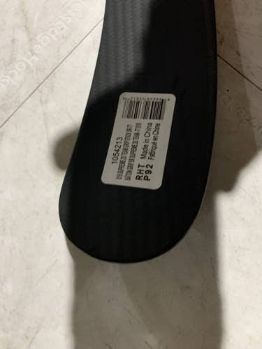 Senior Right Handed Toe Pattern Pro Stock Supreme 2S Team Hockey Stick
