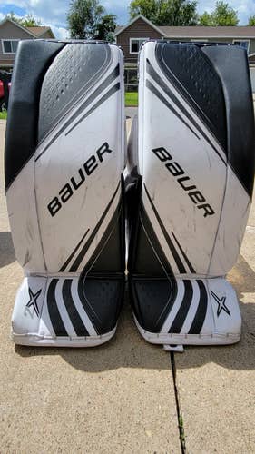 Black Intermediate Used 30" Bauer Vapor 2X Goalie Leg Pads