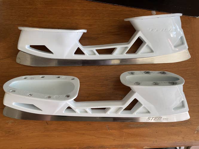 True Goalie Skate Holder And Step Steel Runner 10.5D