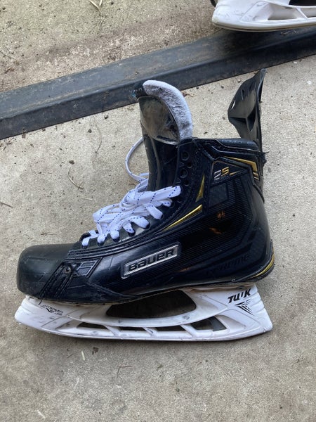 Senior Used Bauer Supreme 2S Pro Hockey Skates Regular Width Size 10