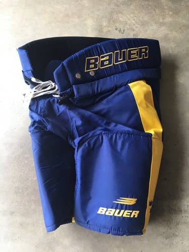Bauer Pro Stock Team Sweden Hockey Pants, MIC used  XL.