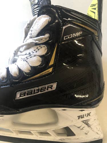 Junior Used Bauer Supreme Comp Hockey Skates Size 1.5