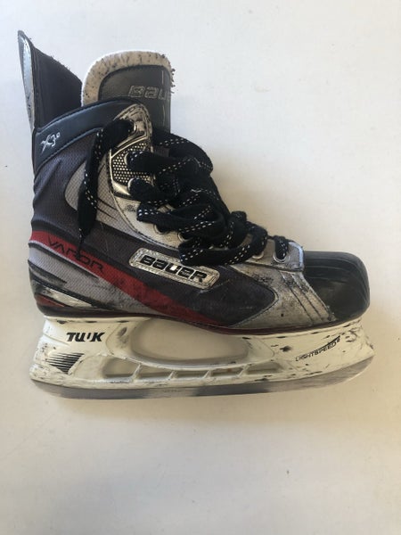 Senior Used Bauer Vapor x30 Hockey Skates Regular Width Size 9