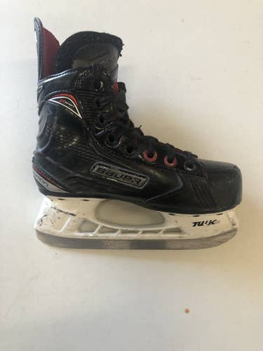 Youth Used Bauer Vapor X Shift Hockey Skates Regular Width Size 13.5