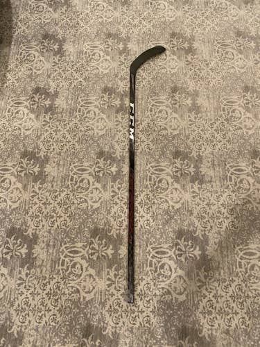 Barely Used CCM JetSpeed FT3 Pro Stick 55” ( Cut 2 Inches) Intermediate P29 Curve 65 Flex Left