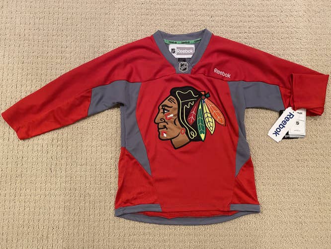NEW REEBOK YOUTH CHICAGO BLACKHAWKS RED PRACTICE JERSEY - Size S/M