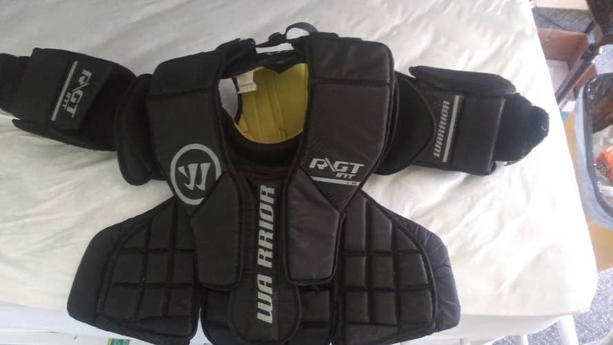 Intermediate Used Small/medium Warrior Ritual GT Goalie Chest Protector.