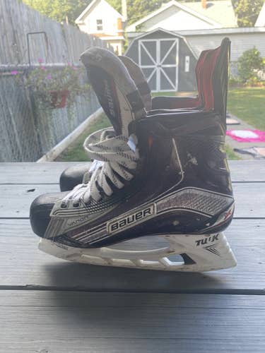 Senior Bauer Extra Wide Width  Size 7 Vapor 1X Hockey Skates