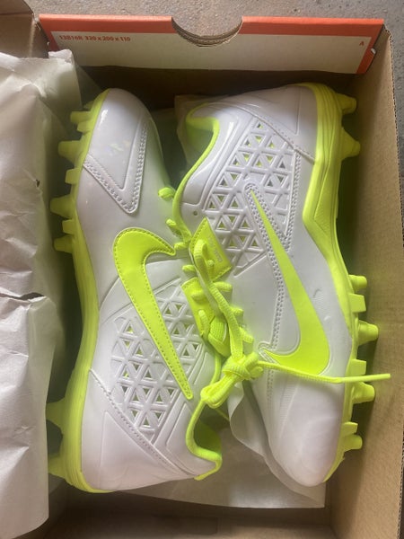 Women's Size 9.5 (Women's 10.5) Nike Cleats