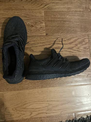 Black Adult Size 8 Adidas Ultraboost