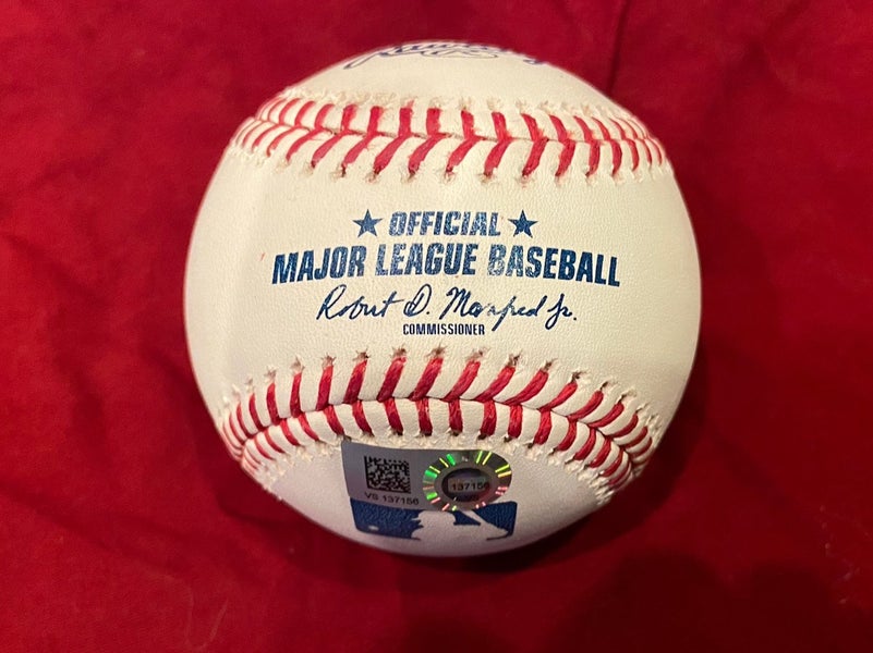 Official MLB Auctions: Authenticated Memorabilia
