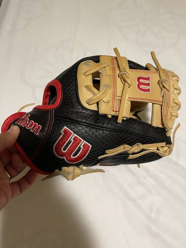 Wilson A2000 PF88 11.25” Glove. Like new