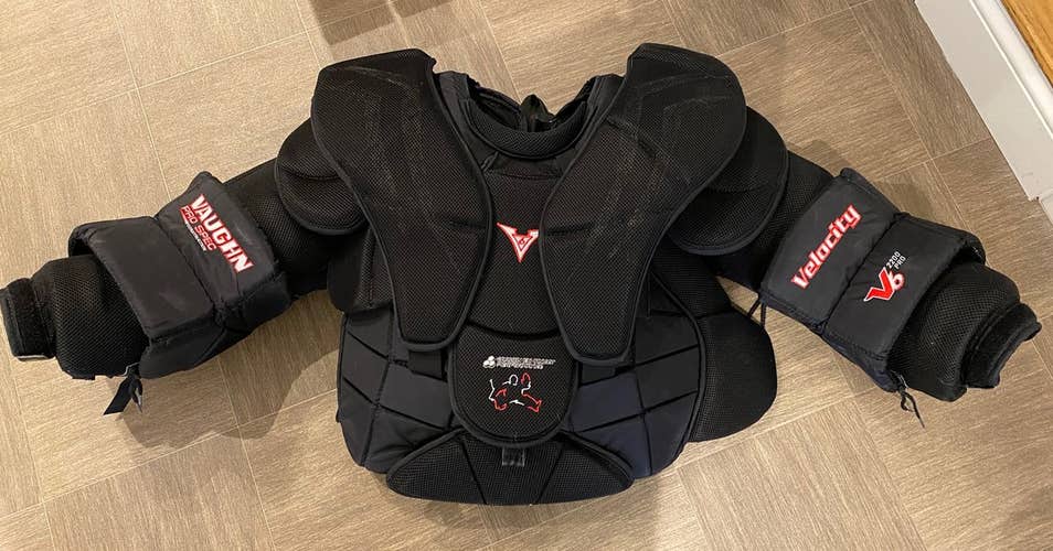 Medium Vaughn V6 2200 Pro Goalie Chest Protector