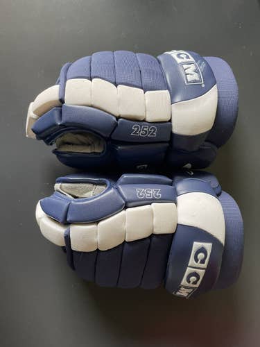 Used CCM 252 Navy 15" Hockey Gloves