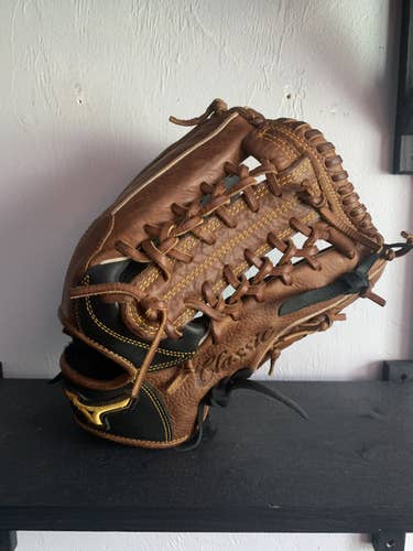 Mizuno Classic Pro Outfield Glove