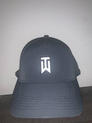 Black Tiger Woods Nike Golf Hat M/L