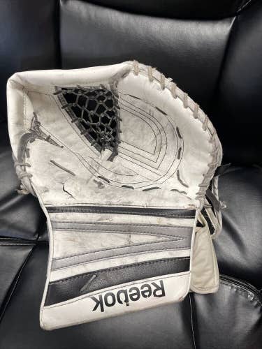 Senior size Reebok 18K SR Ice Hockey Goalie glove catcher