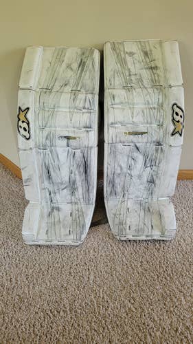 White Used Intermediate 30" Brian's GNETiK lV Goalie Leg Pads