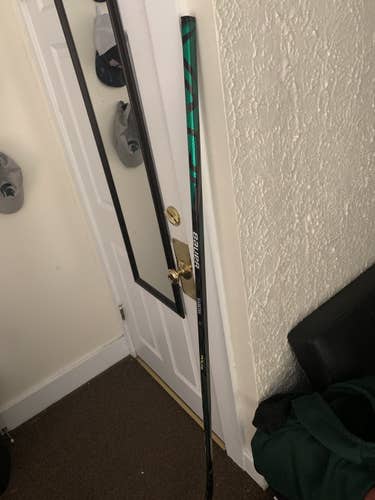 Senior Left Hand Mid Pattern Pro Stock Vapor FlyLite Hockey Stick