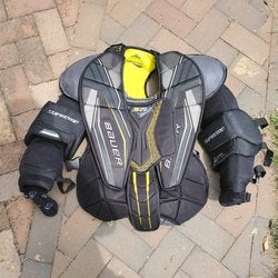 Intermediate XL Bauer Supreme s29 Goalie Chest Protector - Extra Large