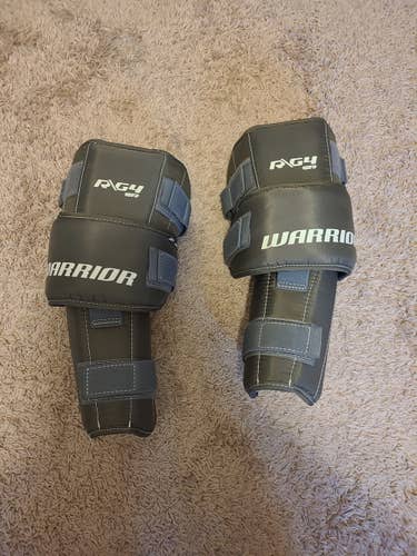 New Warrior G4 senior knee pads guards