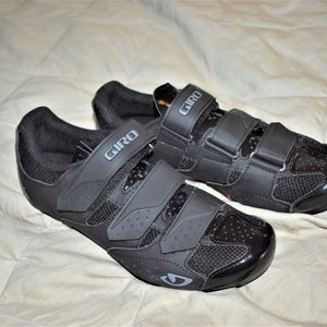 NEW - GIRO Bike Shoes w/Clips, Black, Size 40 (7.5)