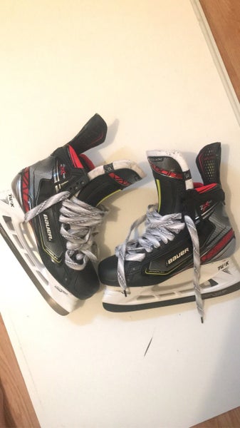 Senior Bauer Extra Wide Width Size 10.5 Vapor 2X Pro Hockey Skates