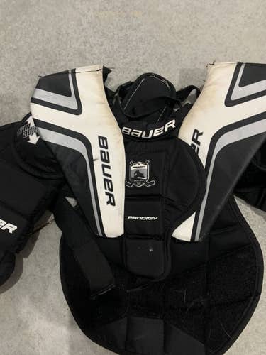 Used Medium Bauer  Prodigy 2.0 Goalie Chest Protector