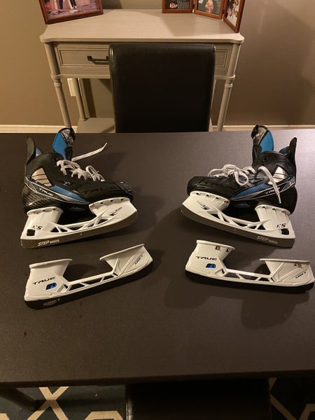 Senior True Wide Width Size 7.5 TF9 Hockey Skates