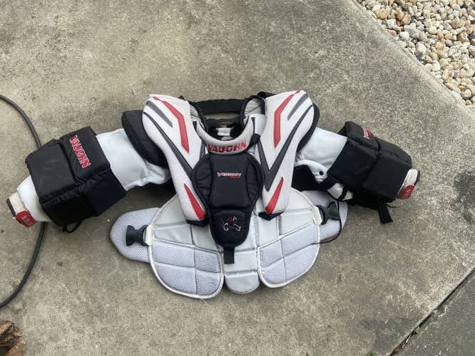 Used Small Vaughn Vision 9200 Goalie Chest Protector
