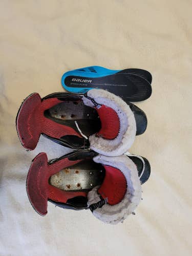 Senior Used Bauer Vapor 1X Hockey Skates Regular Width Size 6.5