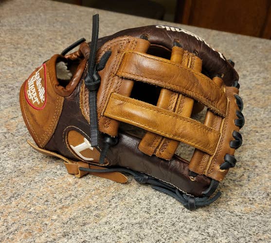 Used Louisville Slugger Right Hand Throw Infield Icon Baseball Glove 11.75"