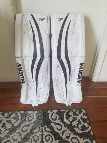 33+2 Vaughn V7 XR Pro Carbon Leg Pads