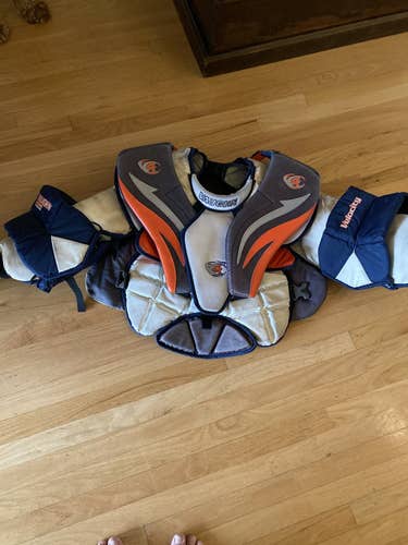 Senior Used Small Vaughn V4 7600 Goalie Chest Protector