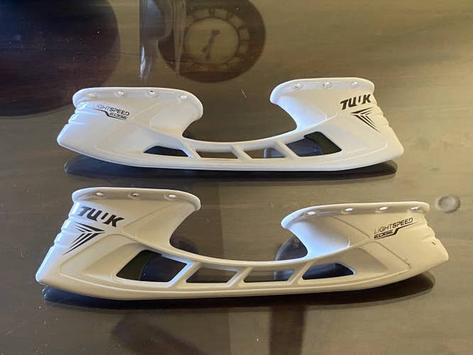 TU’K Light Speed Edge Runner