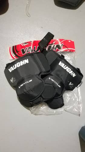New Vaughn Ventus LT60 junior knee pads intermediate