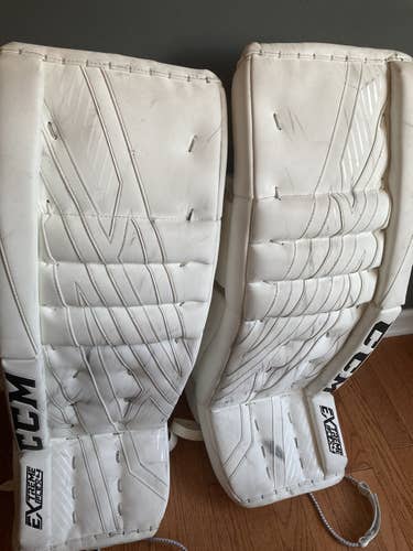 33+1 CCM  Eflex4 Goalie Leg Pads