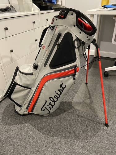 Titleist Bag Fairly New Obo