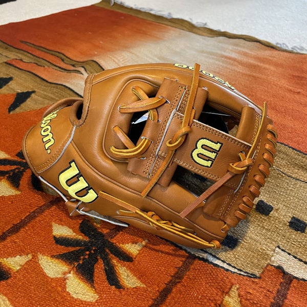 2021 Wilson A2000 DP15 & 1787 Baseball Glove