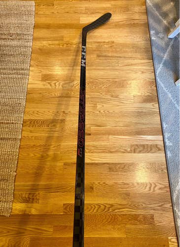 CCM JetSpeed FT3 Pro Hockey Stick-RH-P28-75 Flex