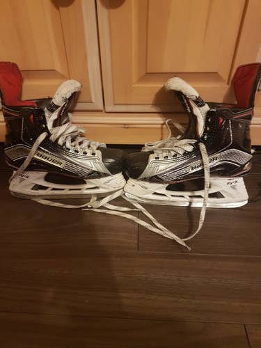 Junior Used Bauer Hockey Skates Regular Width Size 3D