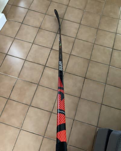 Senior Right Handed Toe Pattern Vapor FlyLite Hockey Stick