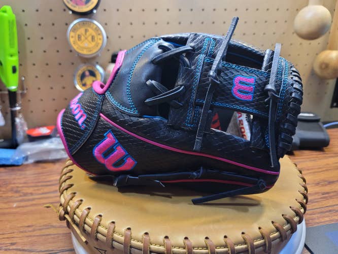 New Exclusive A2000 1787 "Miami"11.75"