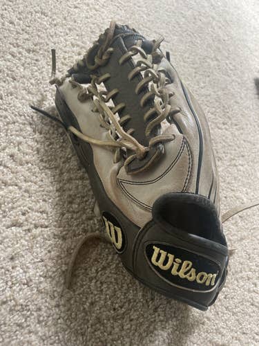 Gray High School/College Outfield 12.5" A2000 Baseball Glove
