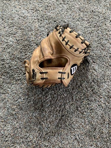 Used Wilson A2000 DPCM33 Catcher’s Mitt GREAT CONDITION