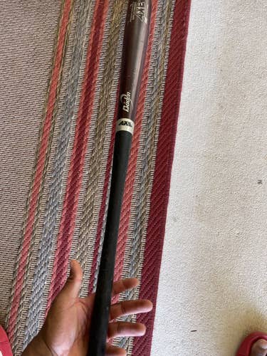 Used  AXE (-3) 34" Bat