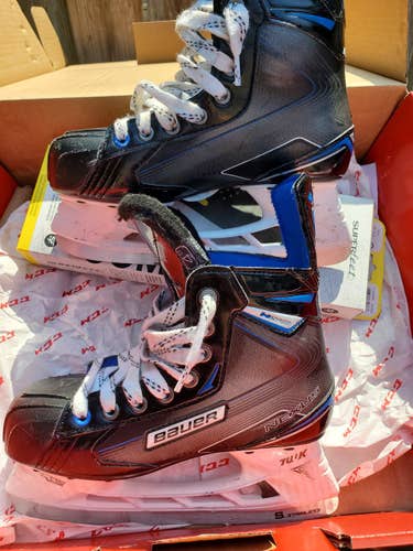 Junior Used Bauer Nexus N2700 Hockey Skates Size 4