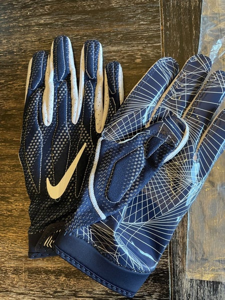 BRAND NEW PAIR OF NIKE SB4 GLOVES